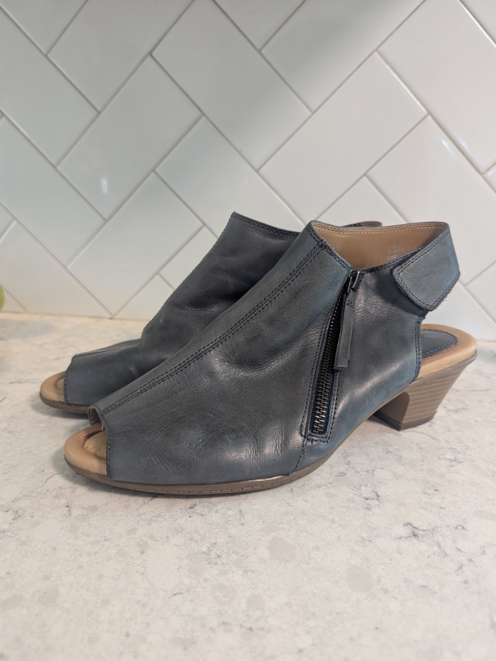 Earth Gray Peep-Toe Heels